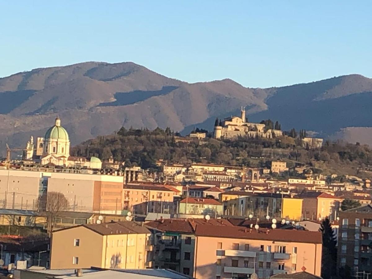 Attico Mansardato Affacciato Sul Cuore Di Brescia Eksteriør bilde